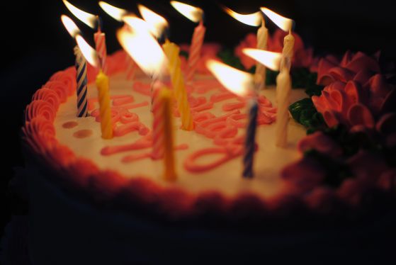 40% от момичетата родени през 2013г. ще духнат 100 свещички през 2113г.