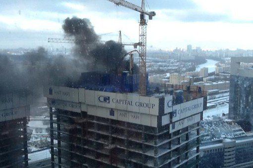 Небостъргач се запали в Москва. Снимка: gazeta.ru