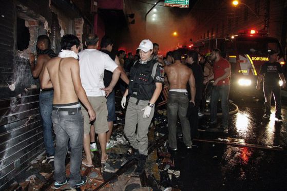 Десетки загинаха при пожар в нощно заведение в Бразилия. Снимка: ЕПА