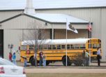 Шофьор на училищен автобус бе убит, а дете - отвлечено в САЩ. Снимка: AP
