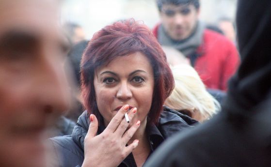 Червена депутатка лобира за премахване на пълната забрана за пушене