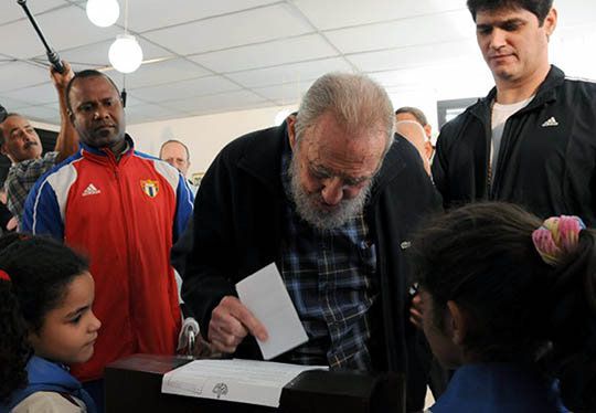 Кастро показа добро здраве на изборите в неделя
