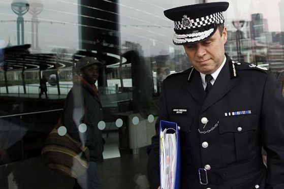 Британската полиция използвала самоличностите на починалите деца. Снимка: Reuters