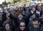 Хиляди тунизийци на протест заради убийството на опозиционер. Снимка: ЕПА