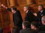 Михаил Миков, Румен Петков, Сергей Станишев в пленарната зала на парламента. Снимка: БГНЕС