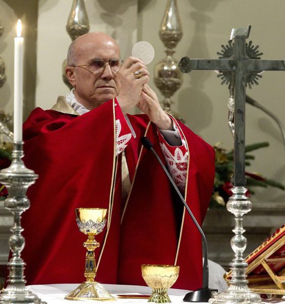 Кардинал Тарчизио Бертоне става временен папа