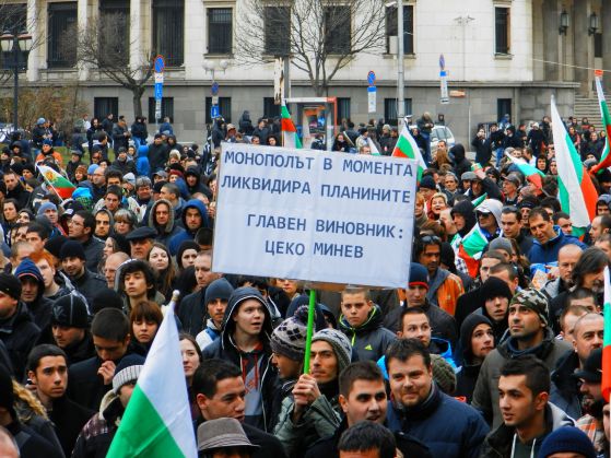 Ройтерс: Протестите в България ще доведат до безработица и по-ниски заплати