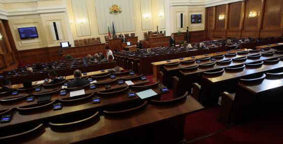 Народното събрание заседава за последно 