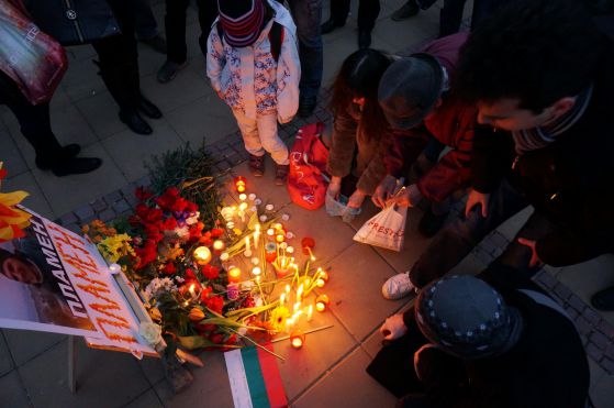 Стотици почетоха паметта на Пламен в София и Варна (снимки + видео)