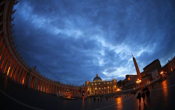 Започва конклавът за избор на папа (снимки)