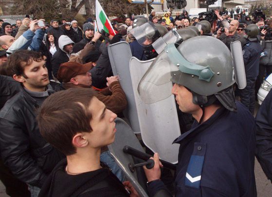 Протестът във Варна на 17 март 2013 г. Снимка: БГНЕС