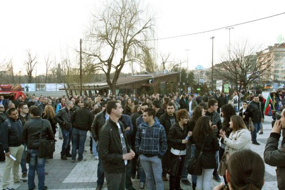 Студенти, организирани от НПСС, на протест на Орлов мост. На този протест бе обявено създаването на Движение "Орлов мост". Снимка: Сергей Антонов