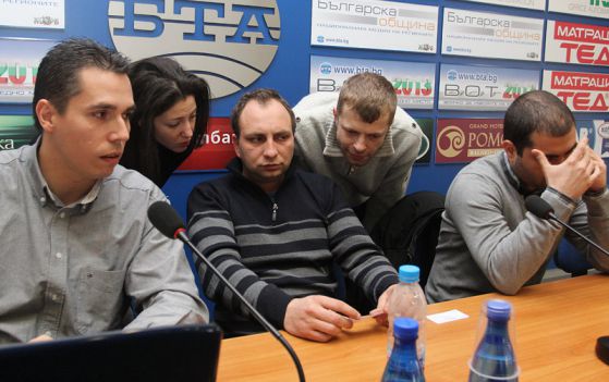 Ангел Славчев, Янко Петров и Дончо Дудев (от ляво на дясно) обявиха днес коя е партията мандатоносител на идеите им. СНИМКА: БГНЕС