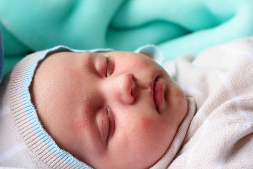 5-килограмово бебе се роди по естествен път в Първа АГ болница 