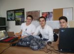 Част от учениците от Варна, спечелили първо място в конкурса на НАСА, за 2013 г. Снимки: Личен архив