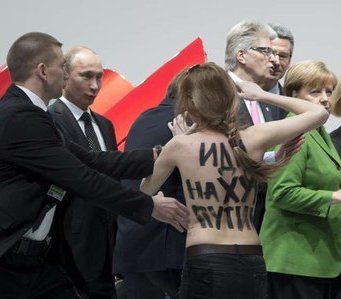Акцията на FEMEN срещу Путин