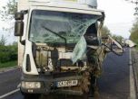 Тежка катастрофа блокира пътя София-Варна (обновена)