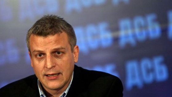 Реформаторският блок: Властта дава 150 млн. лв. на Ковачки за финансиране на лъжедесница