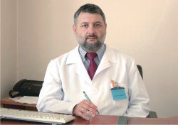 Управителят на Комплексния онкологичен център в София д-р Борислав Димитров