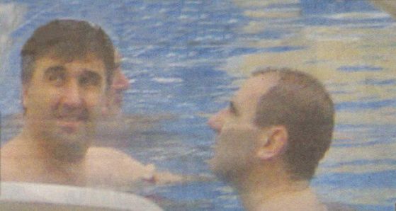 Веселин Маринов и Цветан Цветанов заедно на басейн във Велинград.