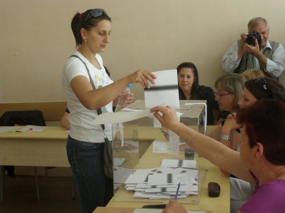 Гласуване в Кърджали на парламентарните избори на 12 май. Снимка: OFFNews
