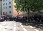 Опашка от желаещи да гласуват наши сънародници във Франкфурт. Снимка: TV7/Васил Тасев