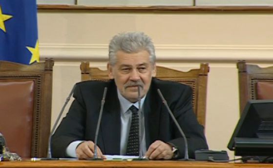 Стефан Данаилов откри Тържественото заседание на 42 Народно събрание.