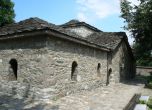 Църквата-костница "Св. Неделя" в Батак от две години е повод за конфликти на местна почва.