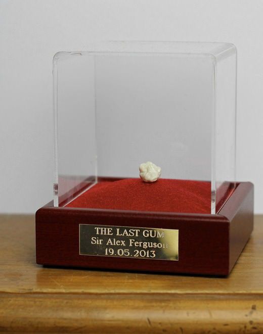 Последната дъвка на Алекс Фъргюсън е продадена за £390 000