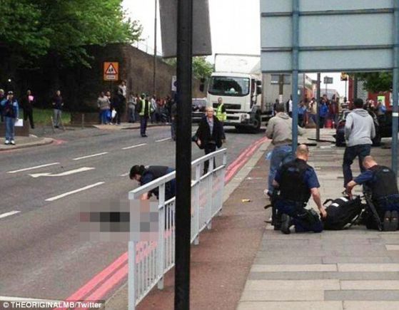 Терористи заклаха военен в Лондон