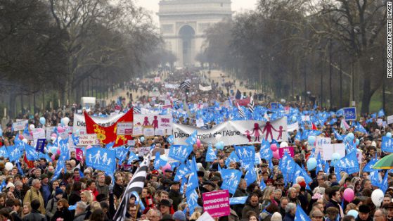 Протест срещу еднополовите бракове във Франция, Снимка: CNN