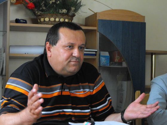 Хасан Адемов, социален министър.