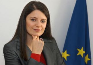 Мария Дивизиева става началник кабинет на Орешарски