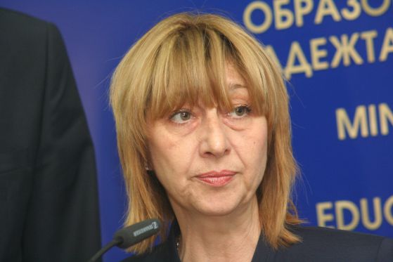 Клисарова: В МОН няма да има политическа чистка