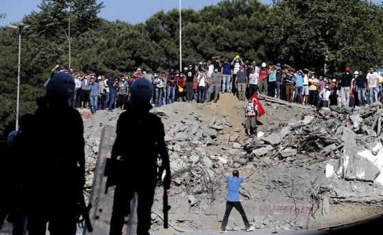 Съд в Истанбул разреши строежите в парк „Гези“