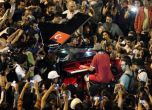 Пианист повдига духа на площад "Таксим" (на живо)