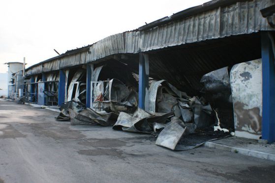 Цех в община Казанлък изгоря до основи. Снимка: БГНЕС