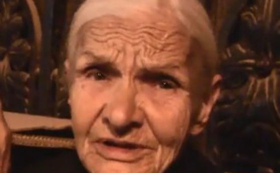 75-годишната Мария Милева живее в кашон в центъра на София