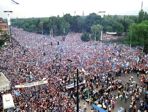 Митингът на 7 юни 1990 г. Снимка: СДС - София