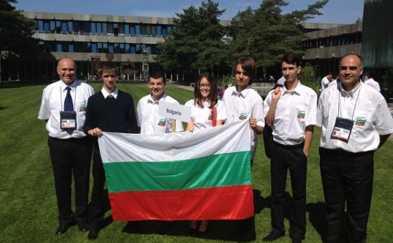 Българският отбор по физика. Снимка: МОН
