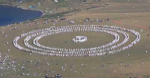 Събор на Бялото братство край Рилските езера. Снимка: БГНЕС (архив)