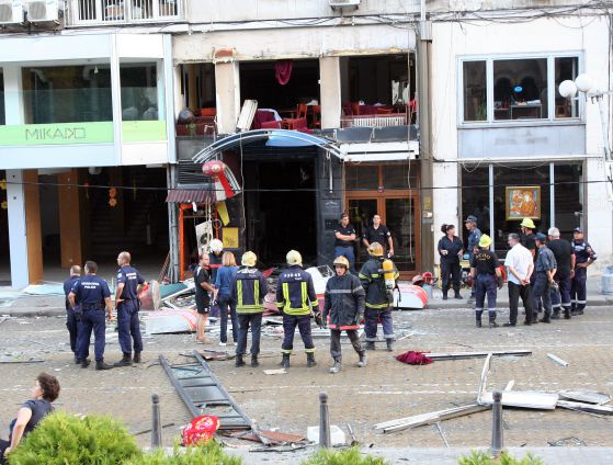 Взрив в китайския ресторант срещу Руската църква. Снимка: Сергей Антонов