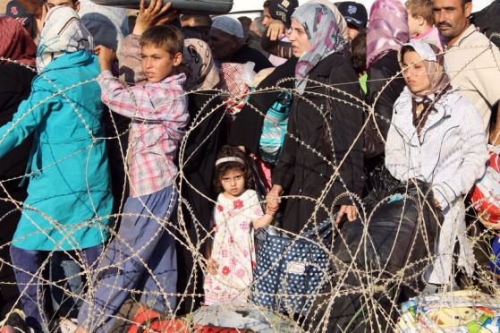 809 сирийски бежанци спасени в италиански води