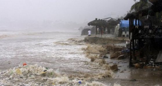 Загиналите заради тропическите бури в Мексико надхвърлиха 100 души