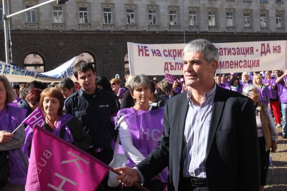 Президентът на КНСБ Пламен Димитров на протест в подкрепа на “Български пощи”, организиран от Пламен Димитров. Снимка: Сергей Антонов