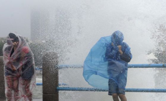 Над 140 полета отменени в Япония заради тайфуна Фитоу