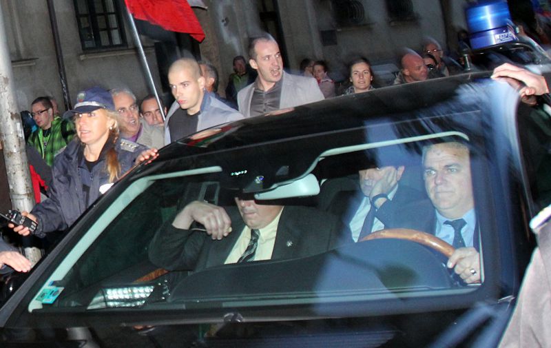 Протестиращи блокираха Орешарски   Снимка: Сергей Антонов