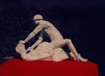 Статуя на съветски войник, изнасилващ бременна германка, шокира Полша