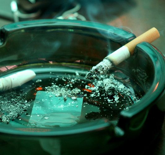 БСП внесе поправката, която разрешава пушенето в заведенията