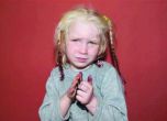 Интерпол не може да открие кое е русото момиченце от ромския катун в Гърция